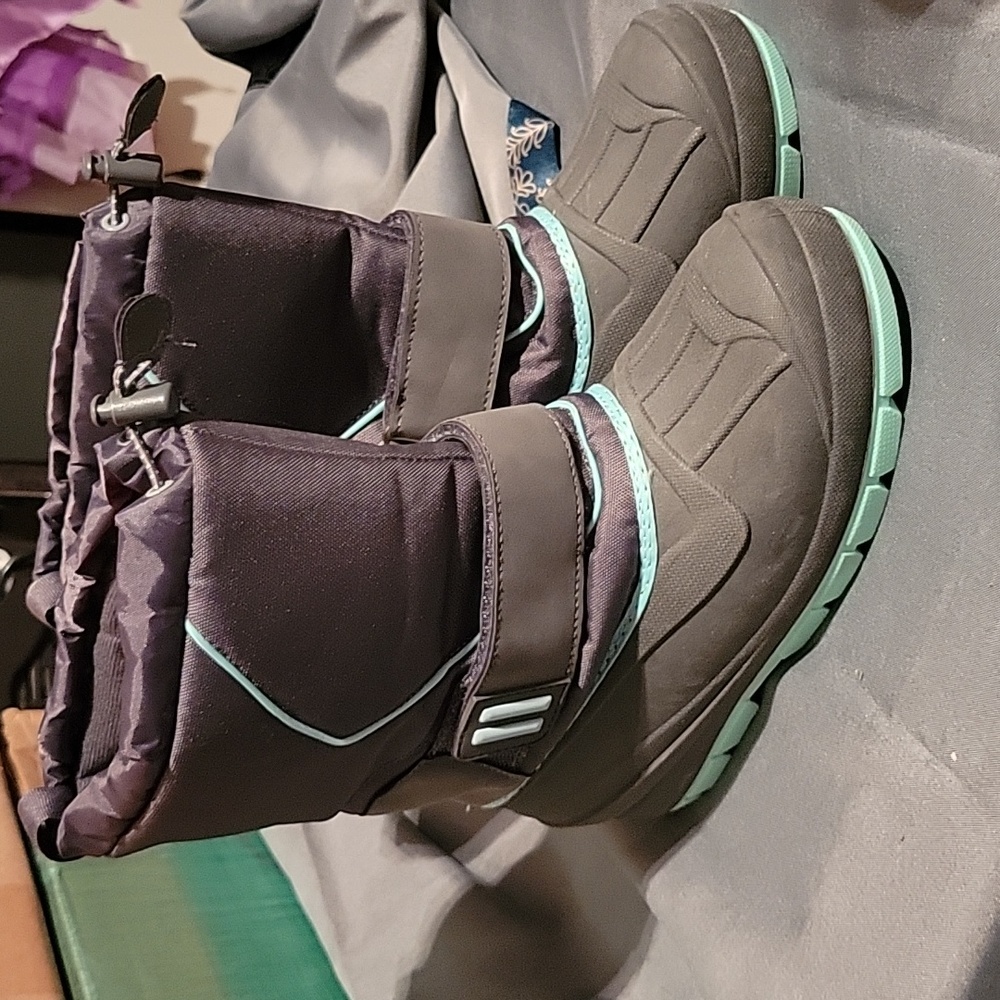 Nwt boys winter boots